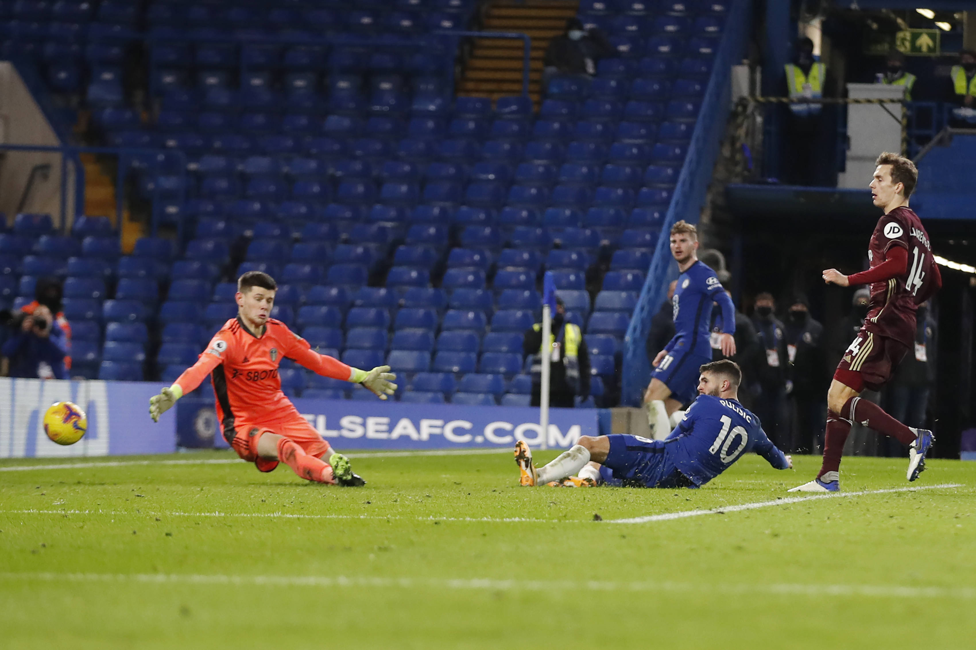 样超越法律 样超越法律